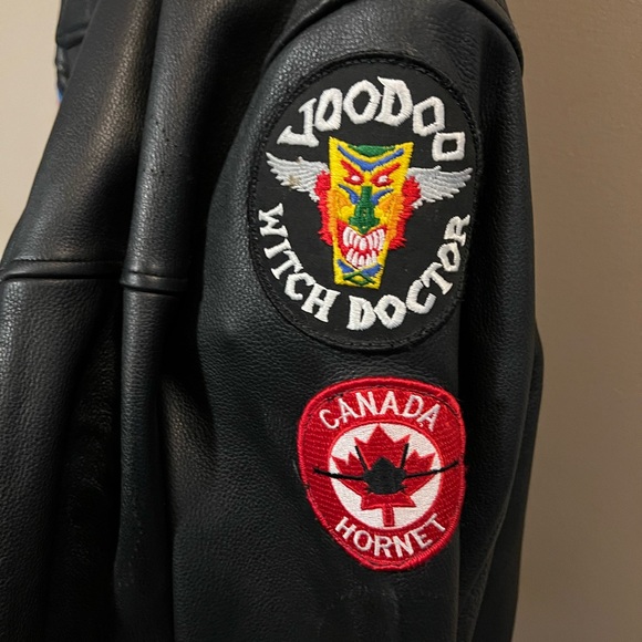 Danier Genuine Leather Jacket, Size Large, Black - Picture 3 of 5